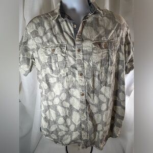 Free planet men’s gray palm leavestheme button down shirt short sleeve